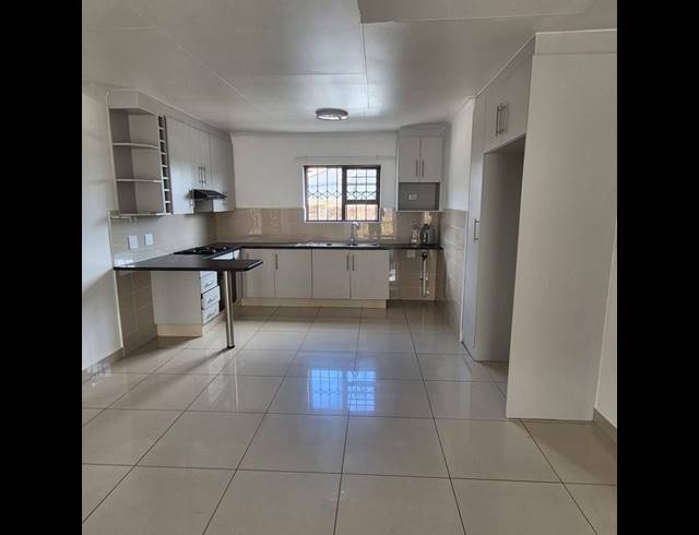 3 BEDROOM PROPERTY TO RENT IN PARKRAND